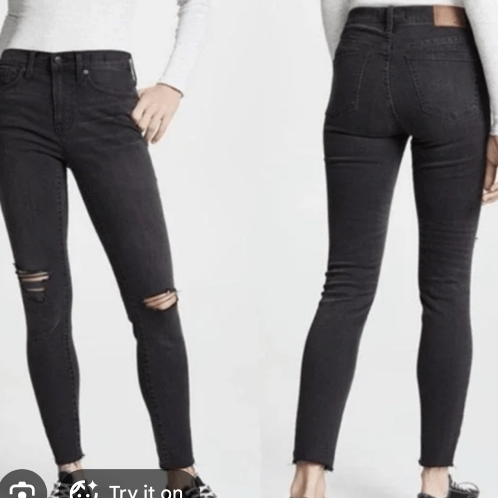 Madewell Black Skinny Jeans with Knee Rips 9” rise 25P